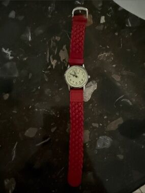 Red Braided Strap Vintage-Style Analog Watch